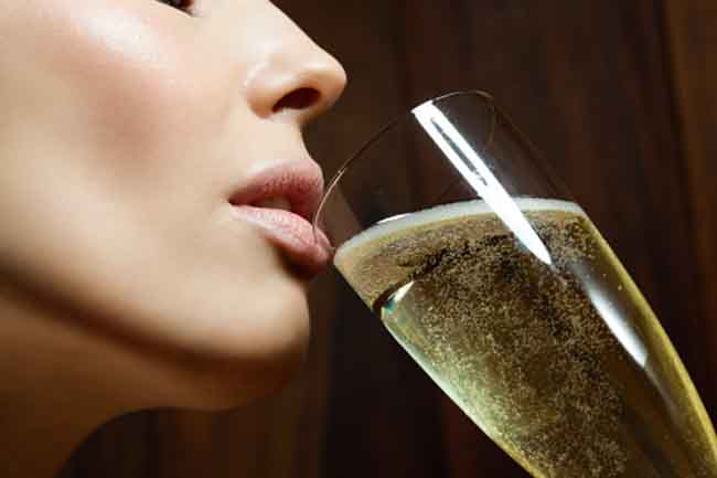 ब्रेस्ट कैंसर का जोखिम किसे अधिक?